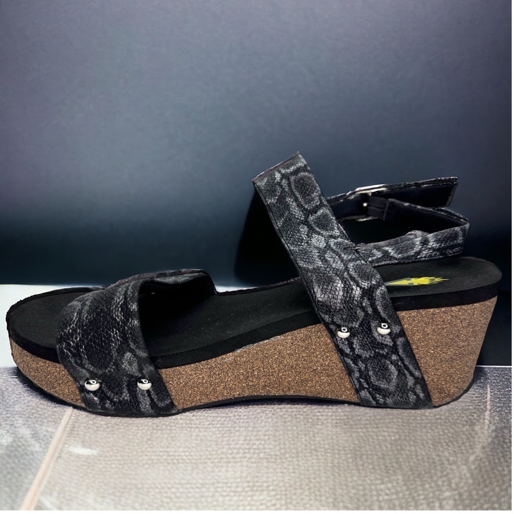 Volatile Faux Snakeskin Wedge Heel Sandals - Ladies Size 8.5 - Comfiest Shoe!